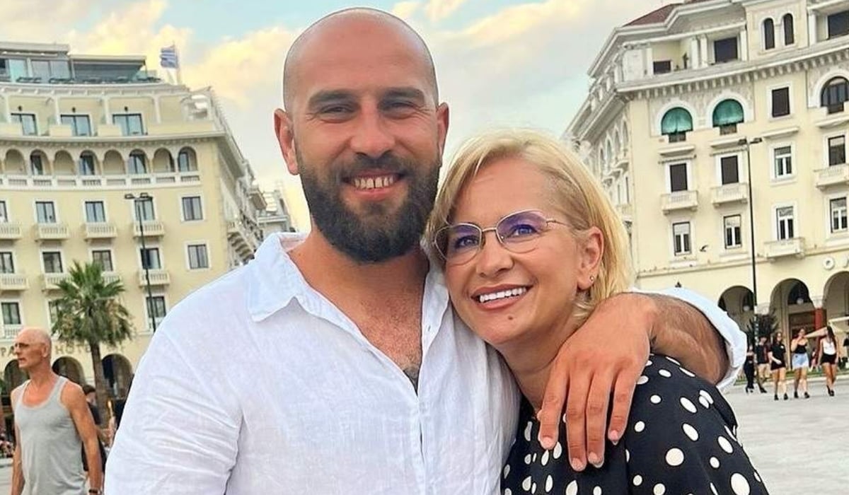 Paula Chirilă, romantică pe plaja din Grecia cu iubitul