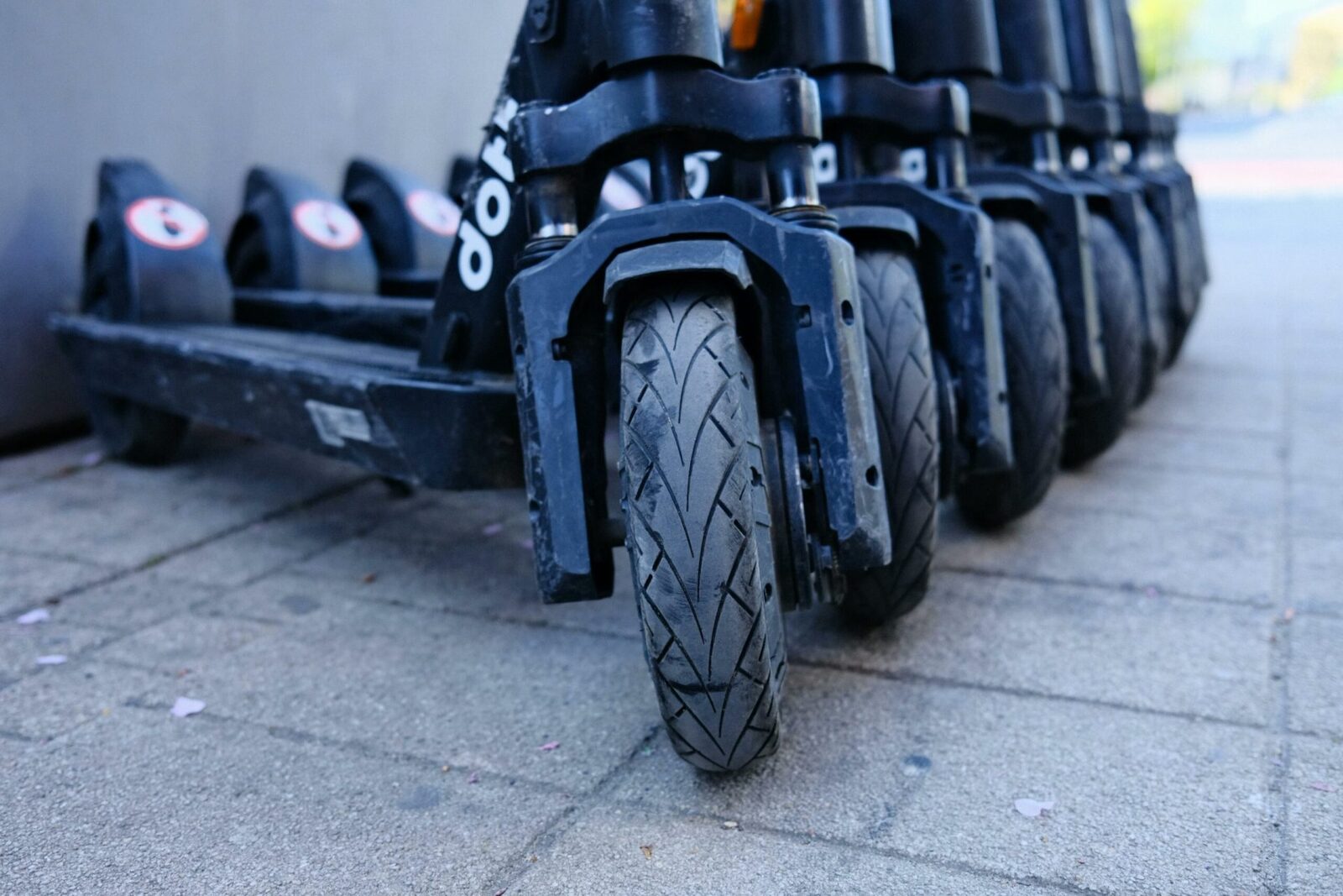 Trotinetele, mai periculoase decât motoarele: risc triplu de traumatisme
