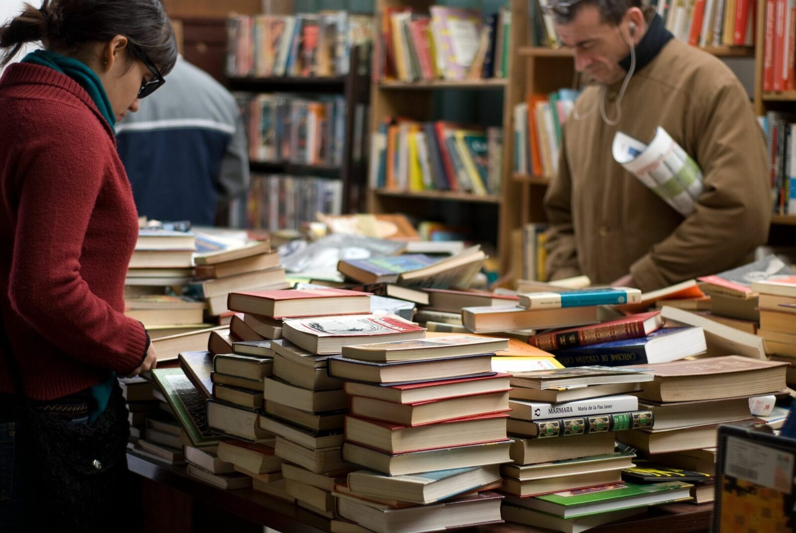 Sectorul 6: Cărțile ies din librărie și invadează cartierul