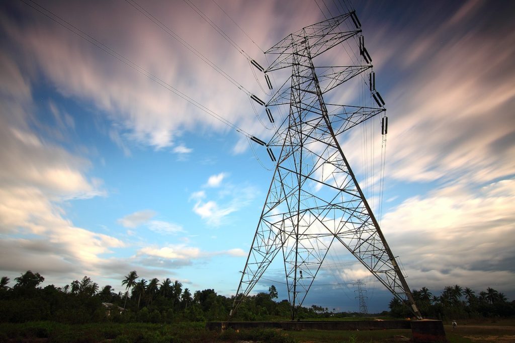 Bolojan: Seara, consumul de energie a scăzut cu 300 MW