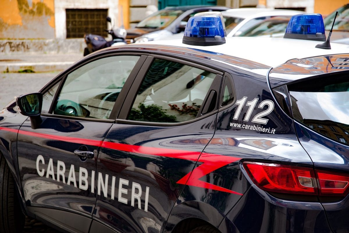 Româncă însărcinată jefuiește în Italia. Ceas Rolex furat