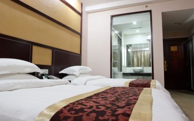 Cameră ascunsă în hotel? Testul cu degetul dezvăluie adevărul