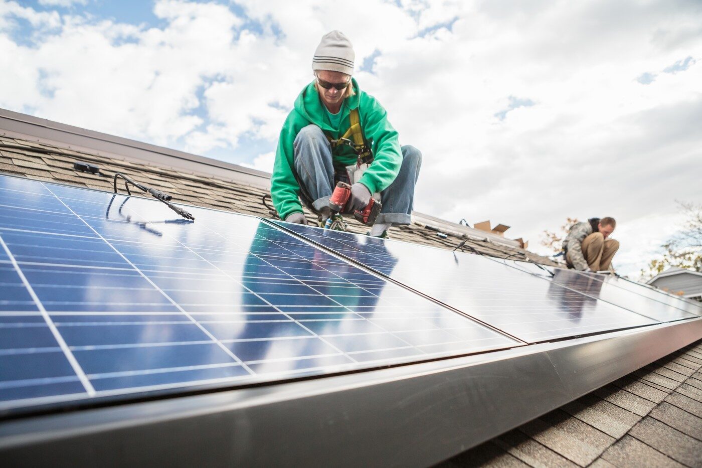 Prosumatori: Bani cu surplusul de energie sau stocare?