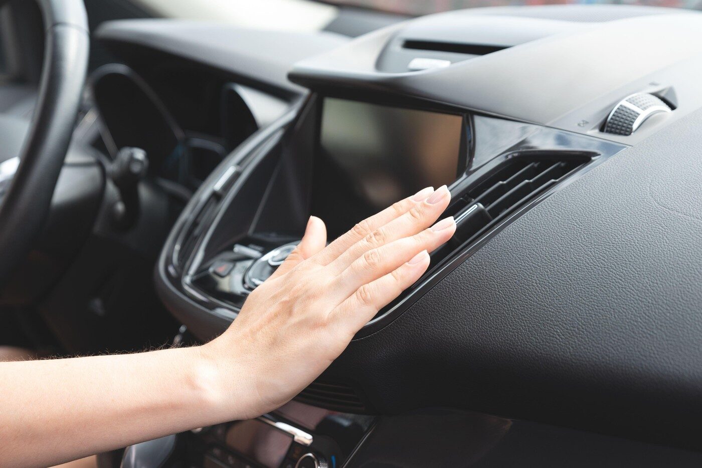 Aer condiționat la 40°C: Cât consumă mai mult mașina ta