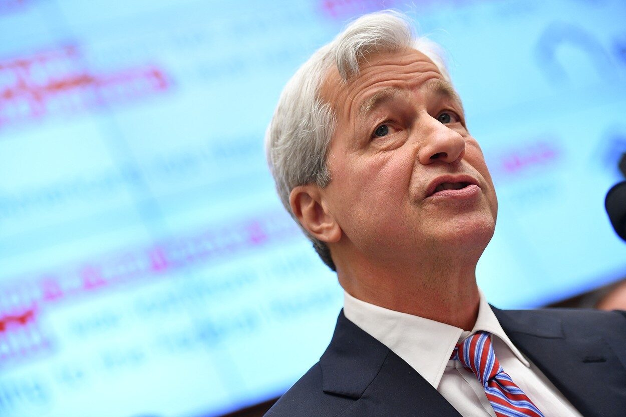 Dimon: Armata și economia SUA, vitale pentru dolar