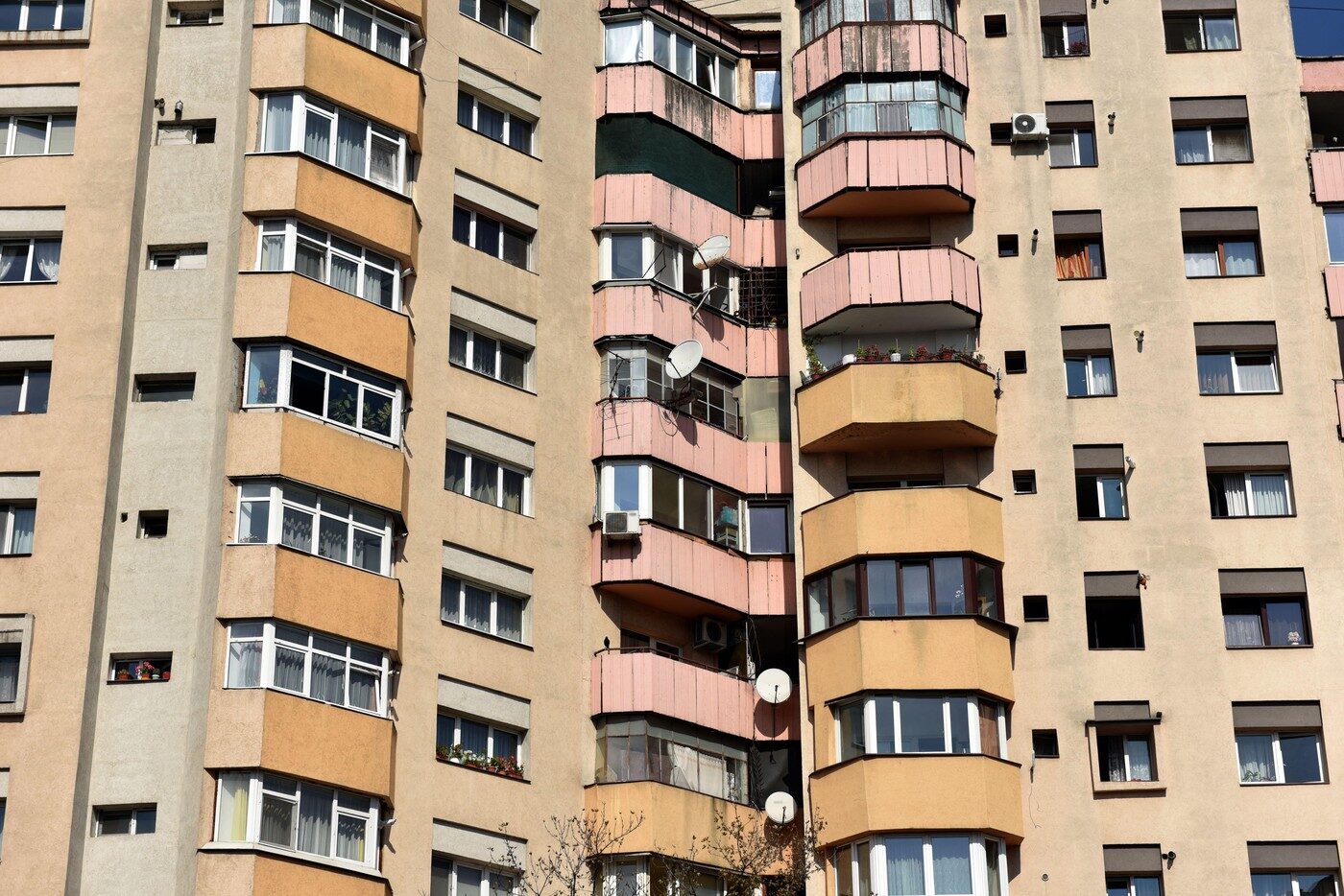 Etajul contează! Cât te costă curentul vara: unde risipa e maximă