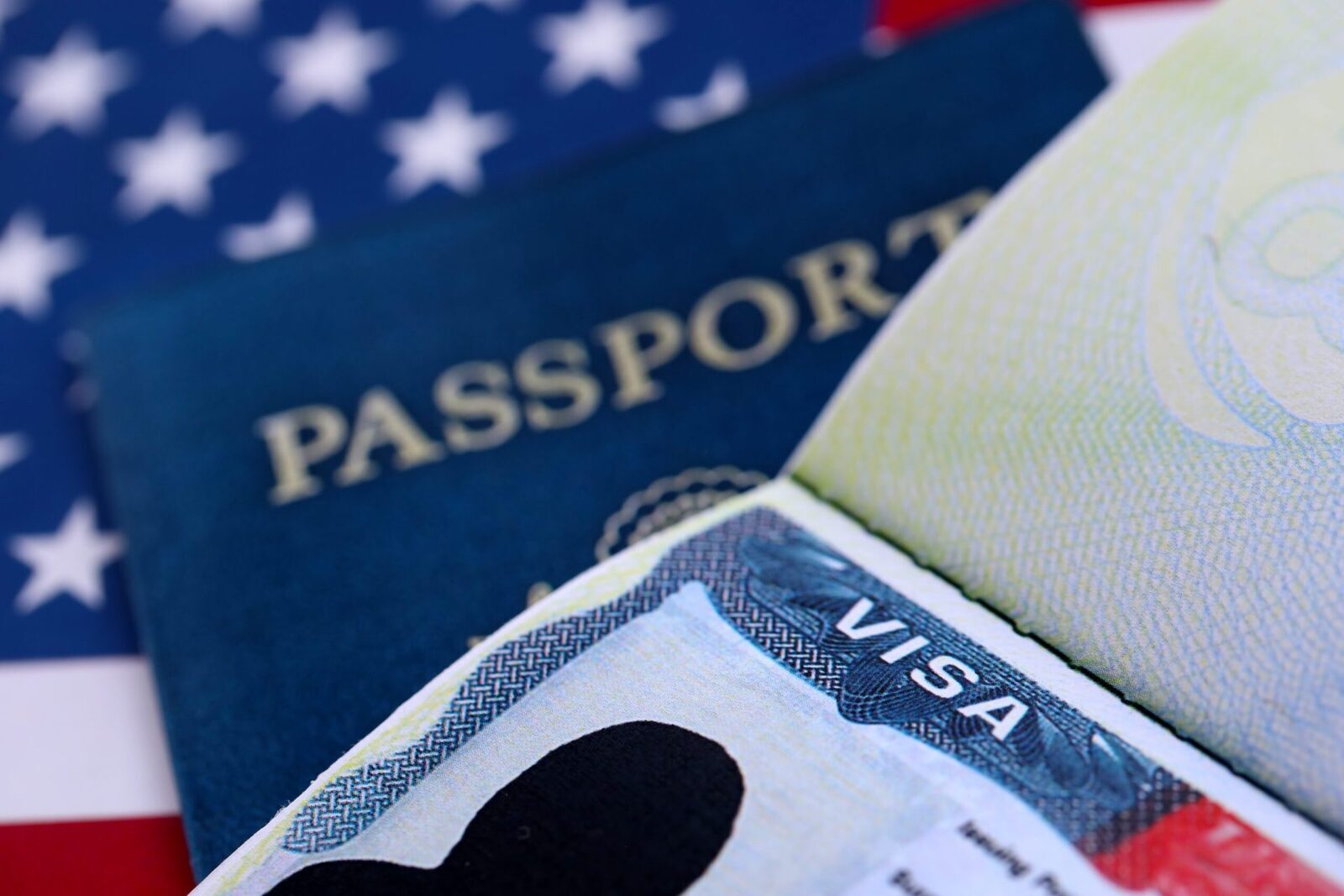 SUA suspendă vizele de imigrare. Ce spune Departamentul de Stat