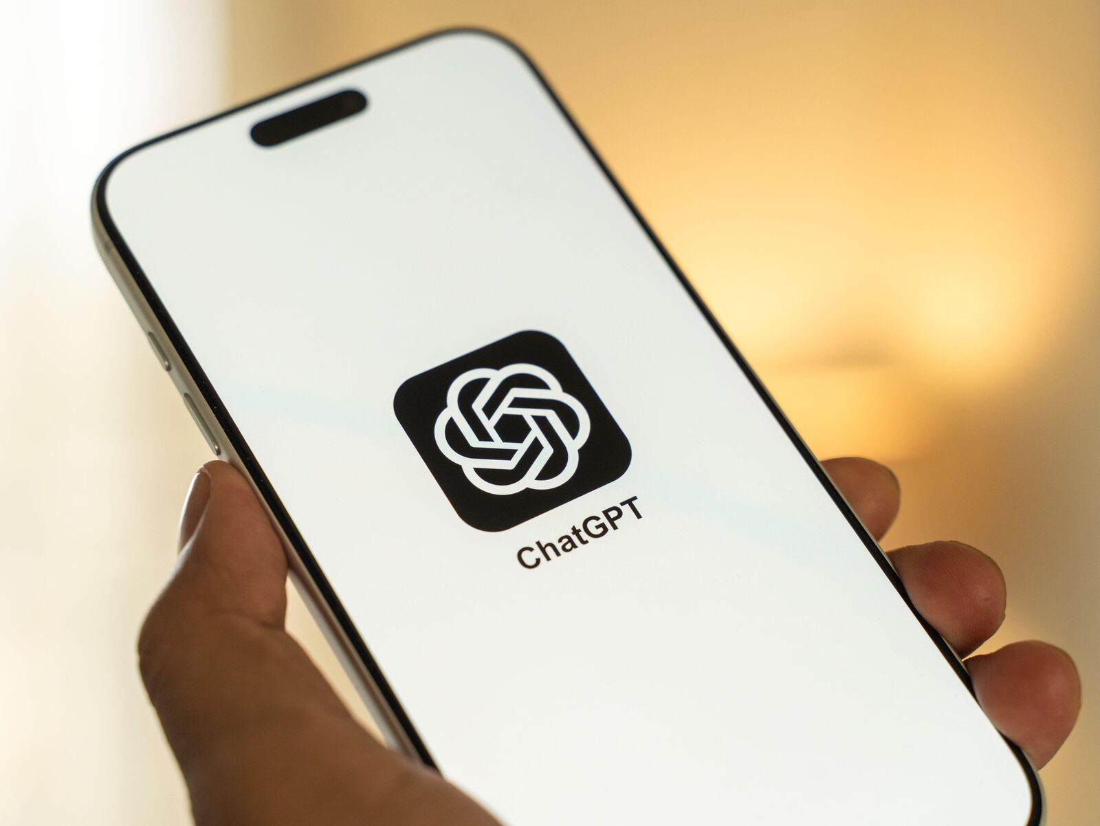 ChatGPT Plus revine la 5 ore: noi restricții pentru abonați