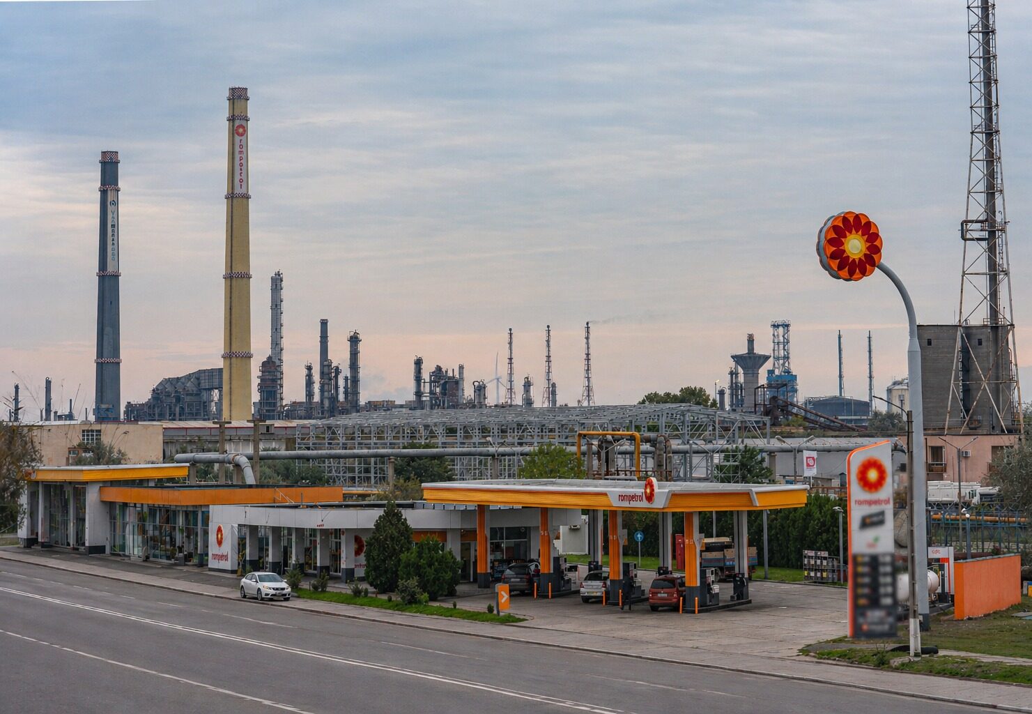 Rompetrol: Profit Dublat, Rețeaua Continuă Expansiunea