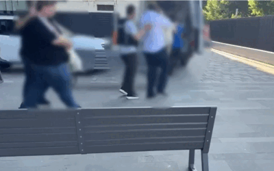 Trei escroci cu „acoperișul” reținuți pentru șantaj și tâlhărie