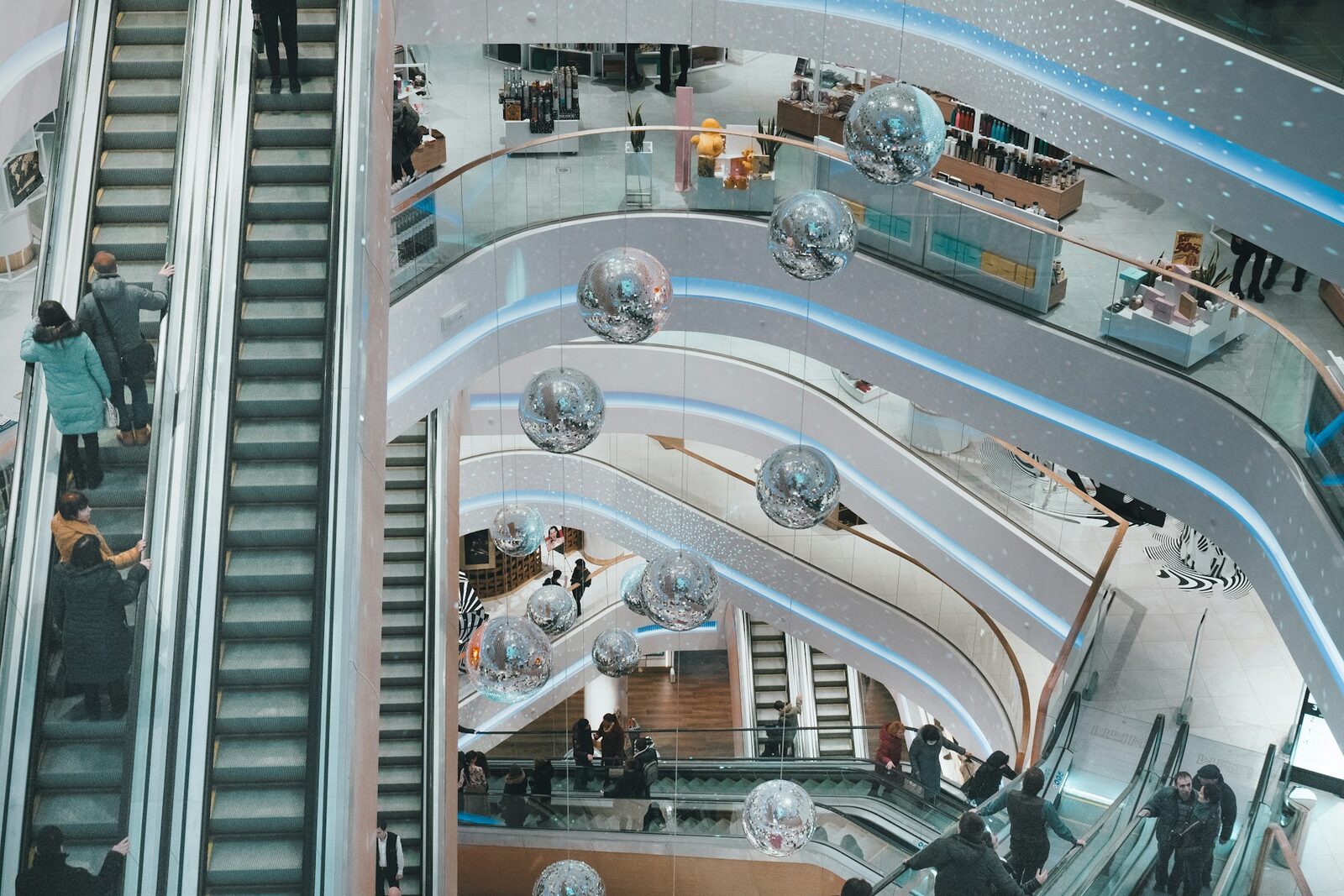Colliers: Retailul încetinește în 2026, dar 2027 aduce speranță