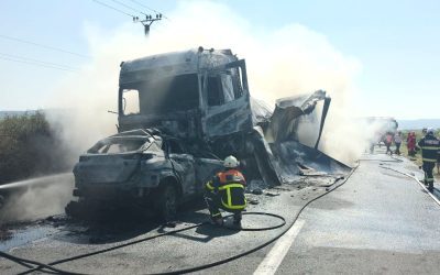 Șofer carbonizat după un cumplit accident: mașină și TIR, un infern de flăcări