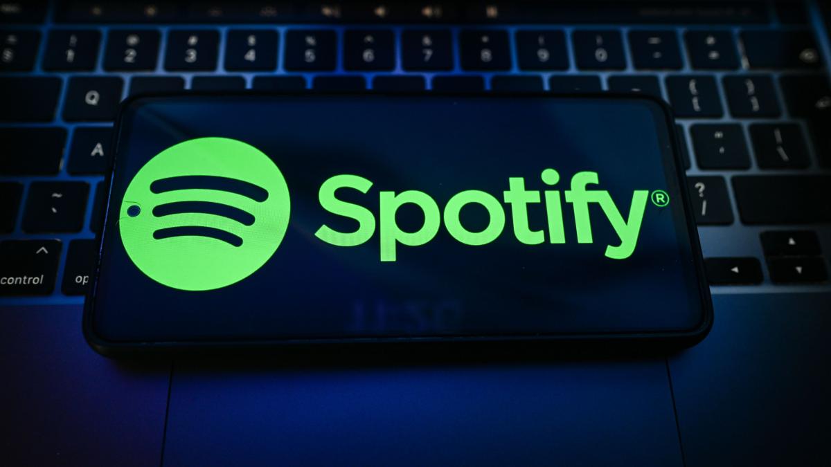 Spotify introduce etichetă pentru muzică generată de inteligență artificială