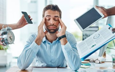 Stresul la birou: E-mailul, un pericol de moarte pentru corp