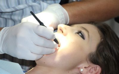Prețuri stomatologice România: Timișoara, cea mai ieftină. Implant, 1700 lei