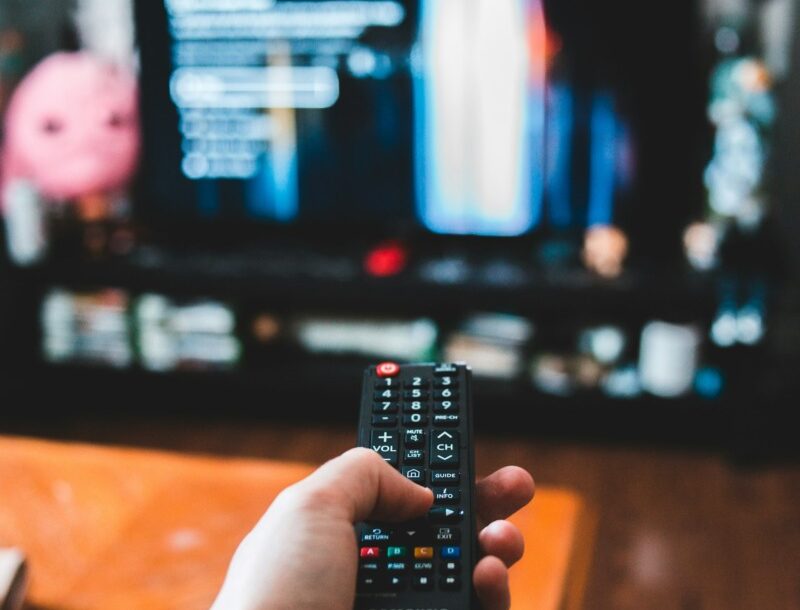 Șocul TV pe creier: Cum ne salvăm după ce am stat prea mult pe ecran