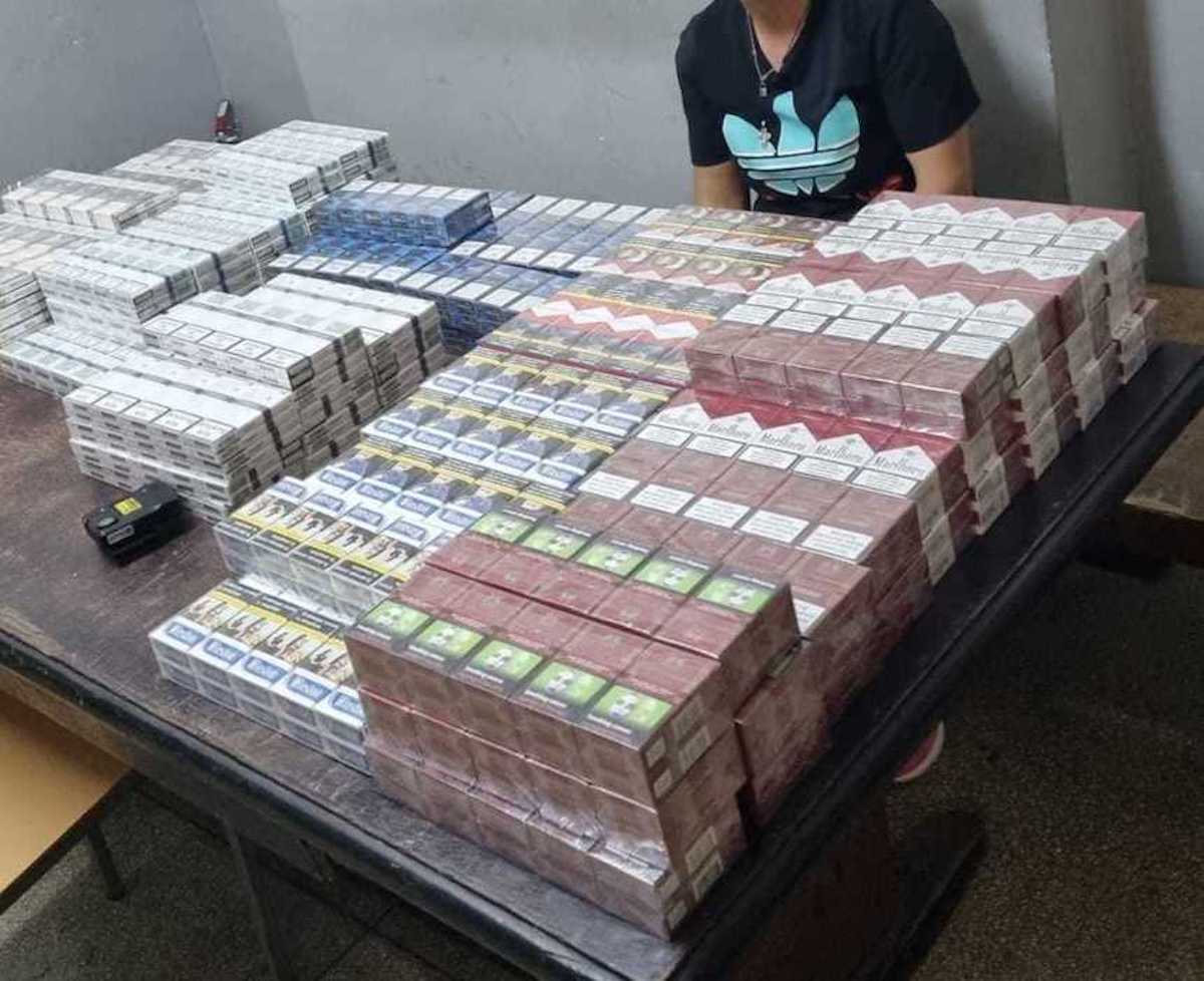 Țigarete de contrabandă, ascunse de vameșii din Buzău