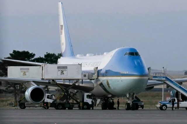 Trump, scandal imens în SUA după schimbarea-n zbor a avionului la Ankara