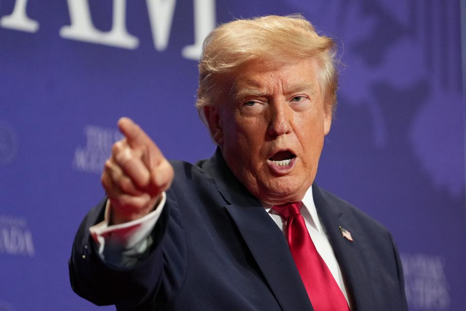 Coafura lui Trump, subiect de dezbatere: „Arată uimitor”