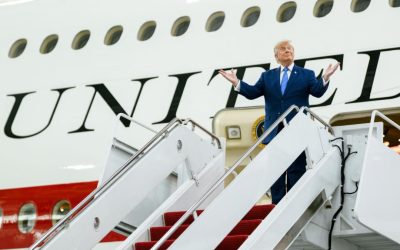 Trump, ascuns într-un camion la NATO: amănunte despre evadarea sa secretă