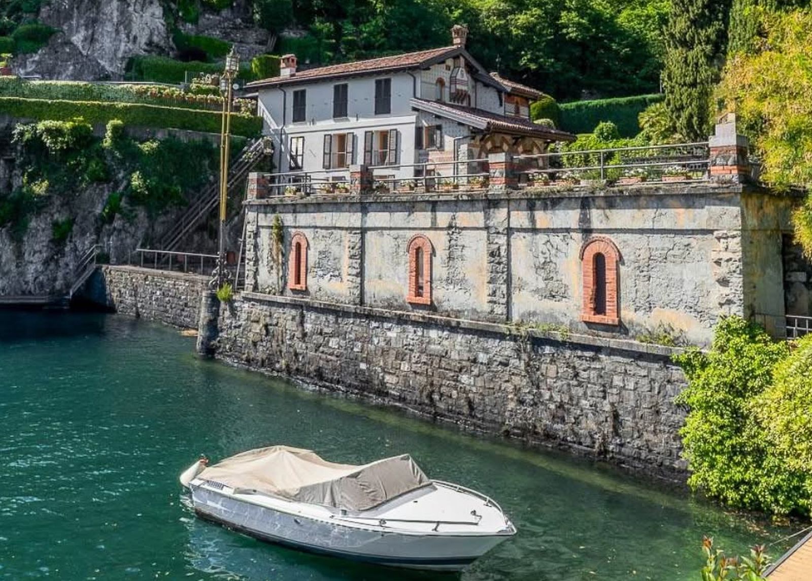 Vila din „Casino Royale”, casă cu 1,45 milioane euro