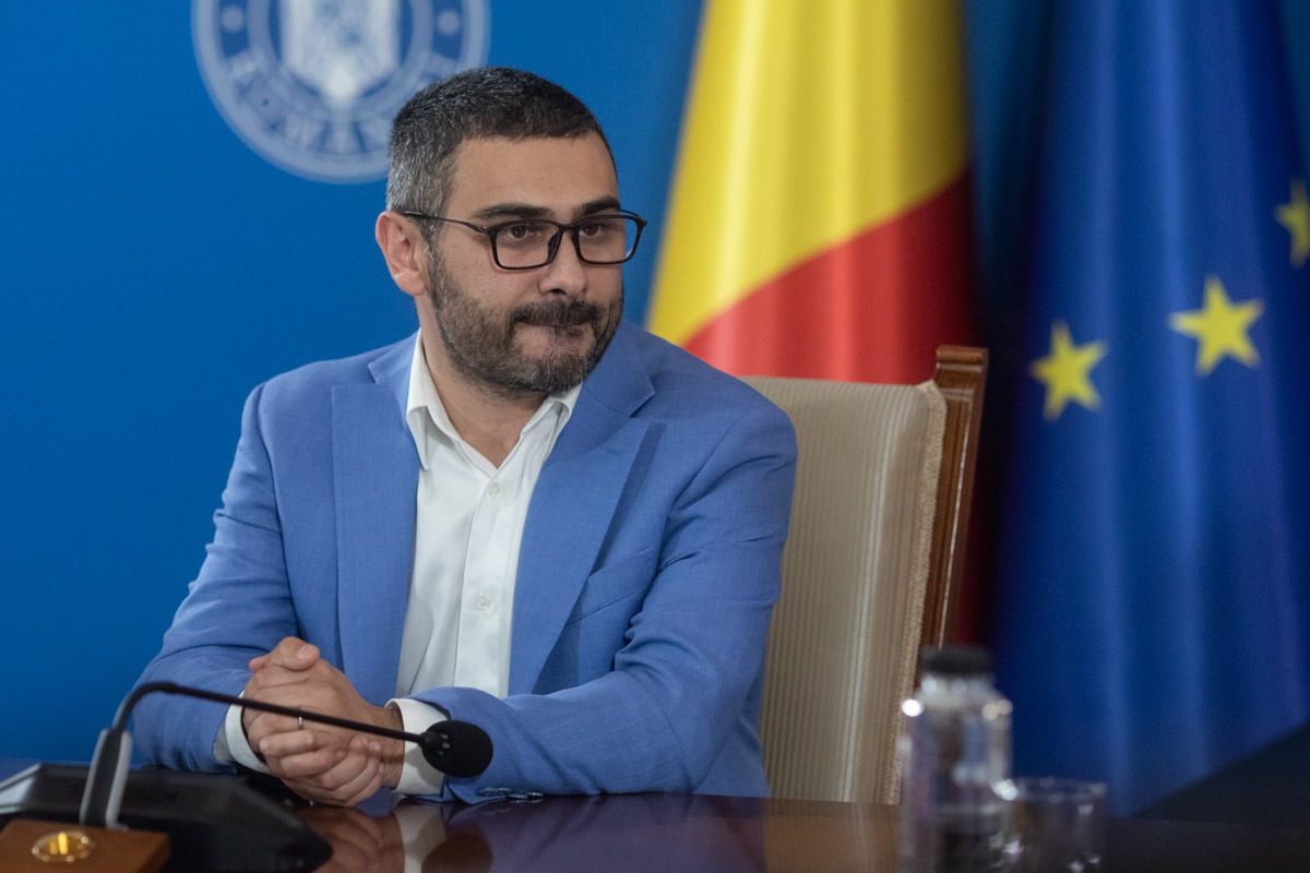 PNL cere PSD explicații despre luxul lui Manole la Mykonos