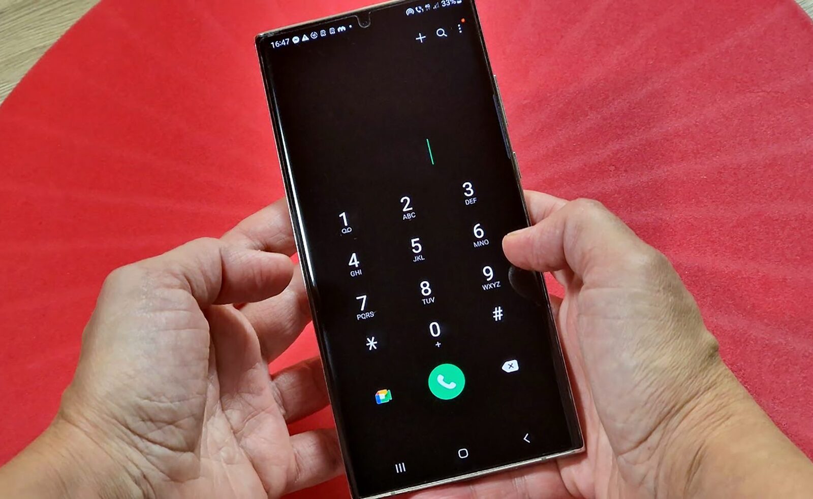 Telefonul îți mănâncă timpul: află unde se duce