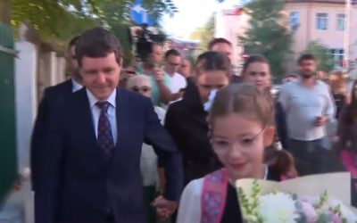 Nicuşor Dan, la școală cu fetița: Educația e mai mult decât note