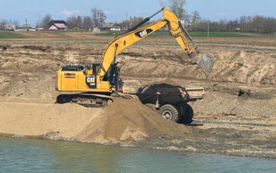 Firmă cercetată penal pentru minerit ilegal: agregate din balastieră