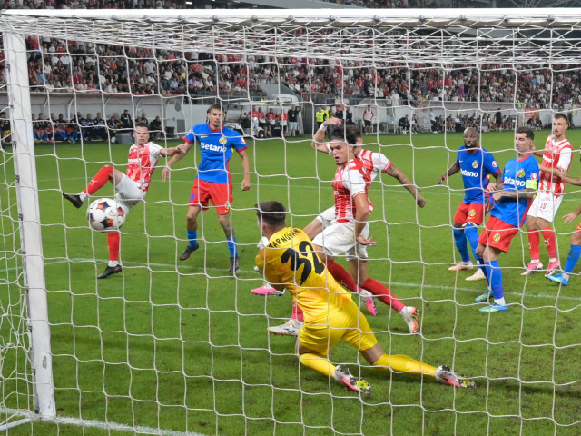 Dinamo învinge FCSB, Armstrong ratează penalty