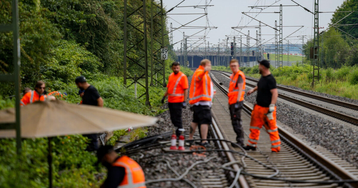 Germania: Sabotaj pe calea ferată, 300 de trenuri blocate