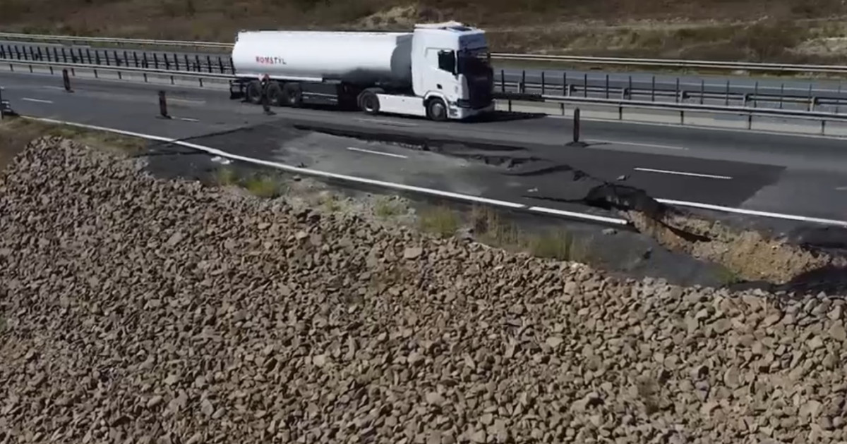 Autostrada A10, noi probleme: Crater imens pe A10 Sebeș-Turda