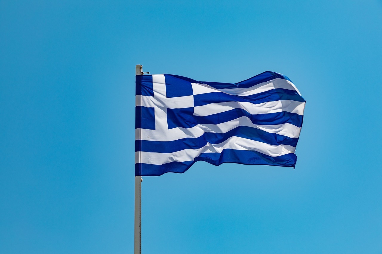 Grecia, măriri de salarii și pensii: 2,2 miliarde euro deficit