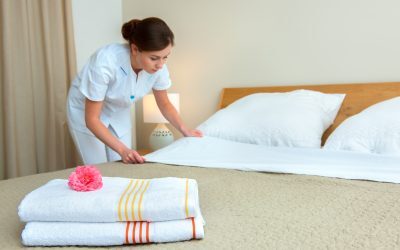HoReCa: Românii fug, patronii aduc străini din Asia