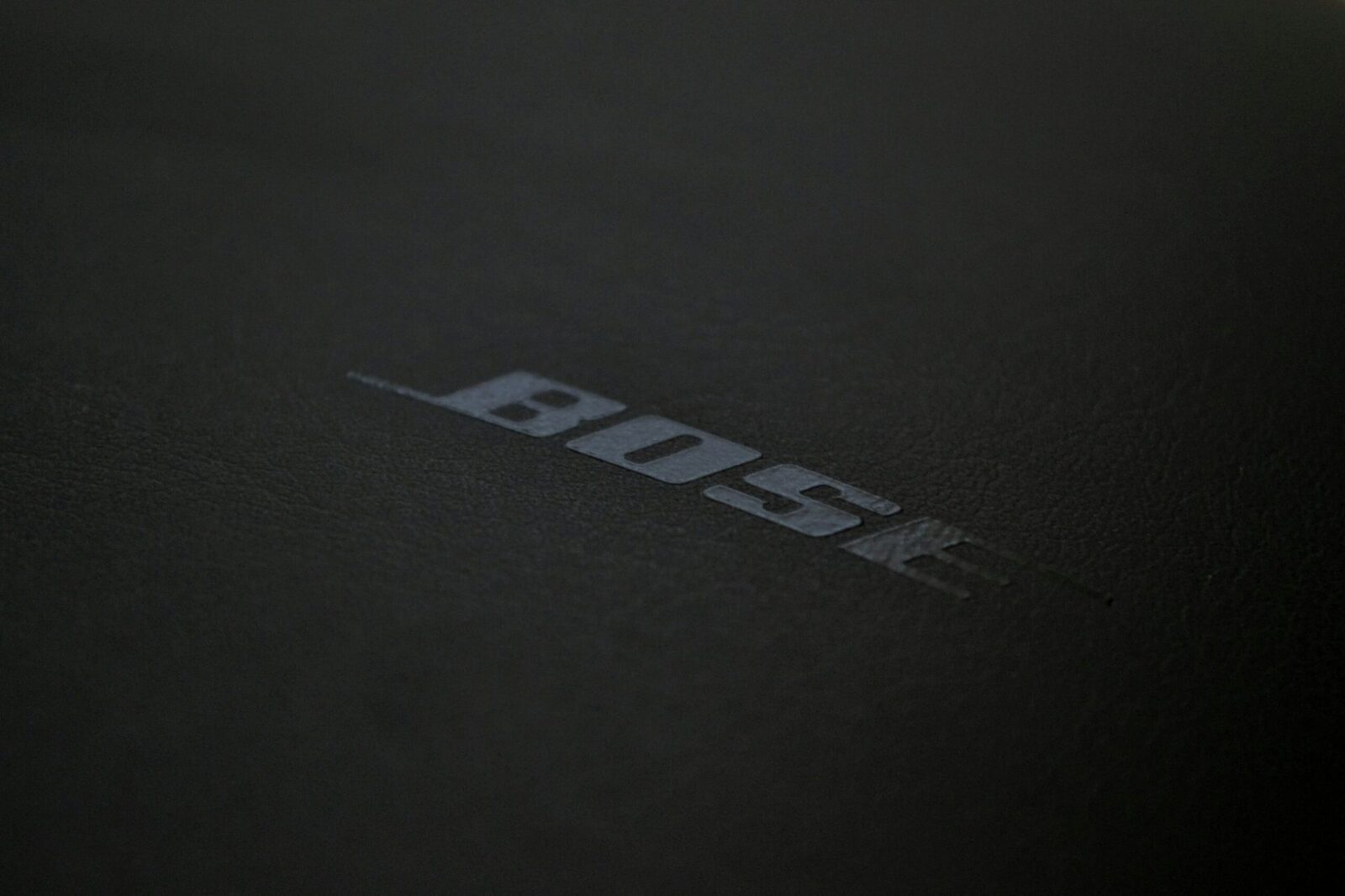 Bose aduce sunet pur: căști noi cu anulare zgomot