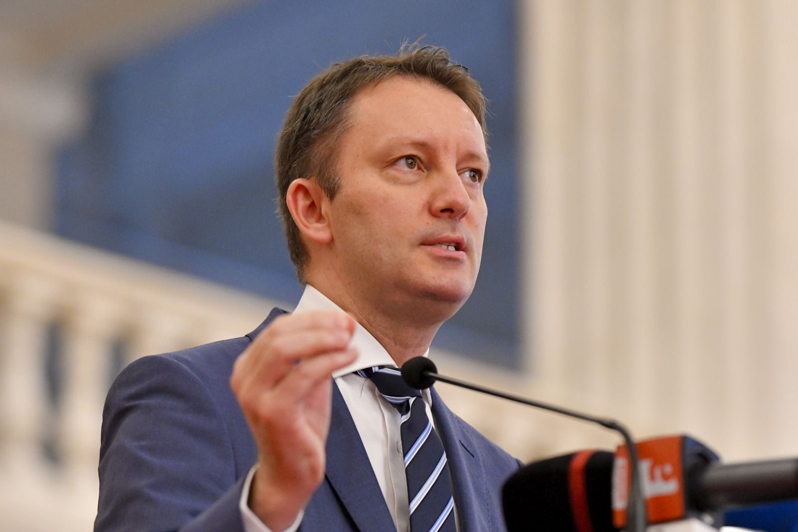 Guvernul Mureșan, vot crucial în Parlament: premierul are nevoie de 233 de voturi