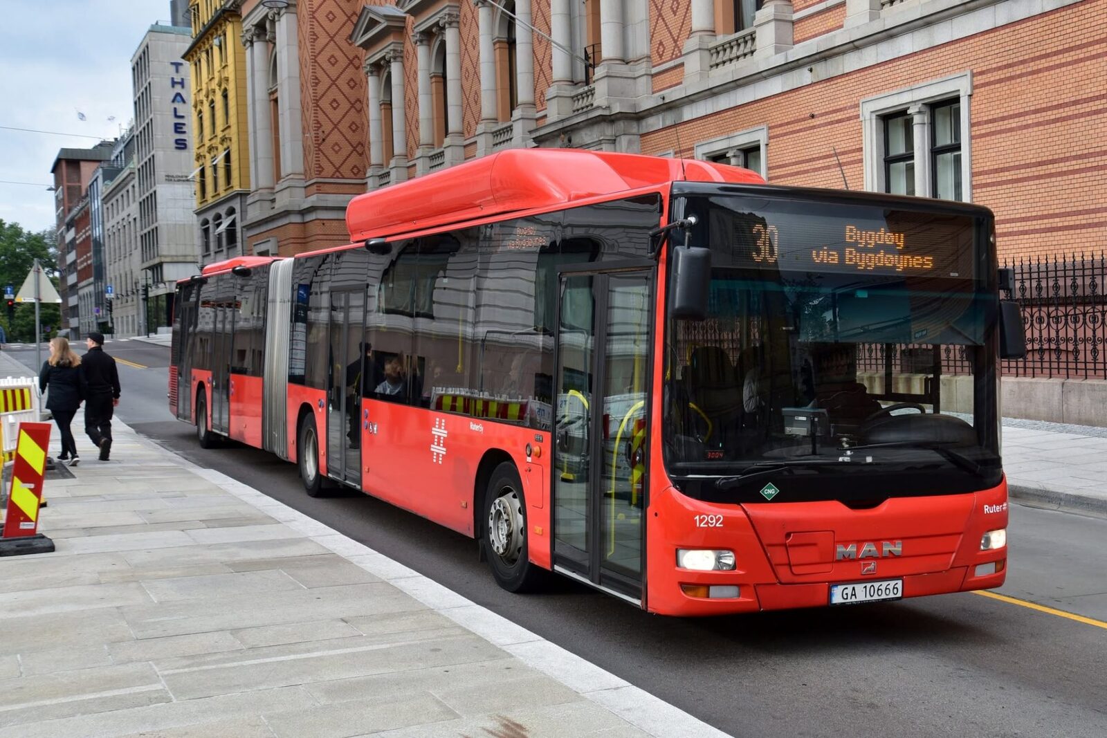 Metrou Ușor, apel pentru autobuze articulate în București