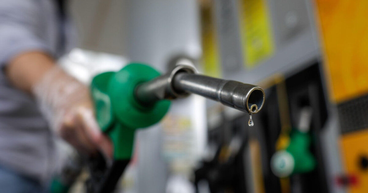 Niculescu: Se pregătesc prelungiri la plafonarea prețurilor carburanților
