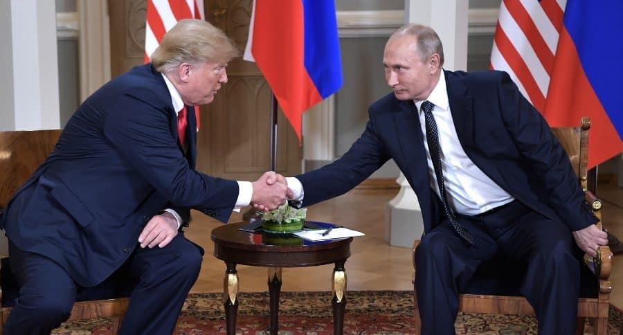Trump cere un nou președinte Ucrainei și dă vina pe Zelenski