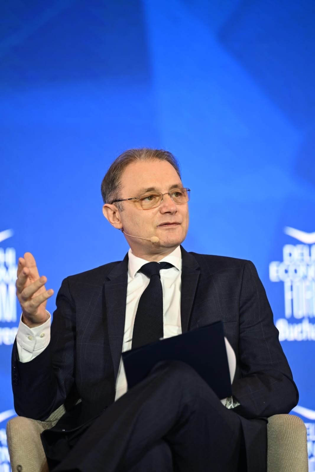 Luca Niculescu depune programul și lista de miniștri joi
