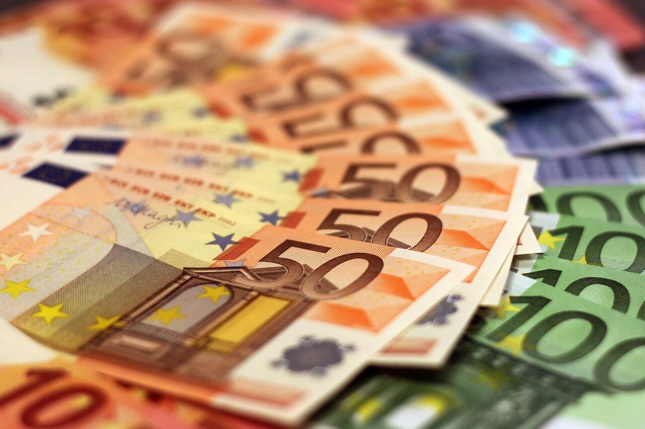 S&P: România, BBB- cu perspectivă negativă, așteptăm plan fiscal credibil