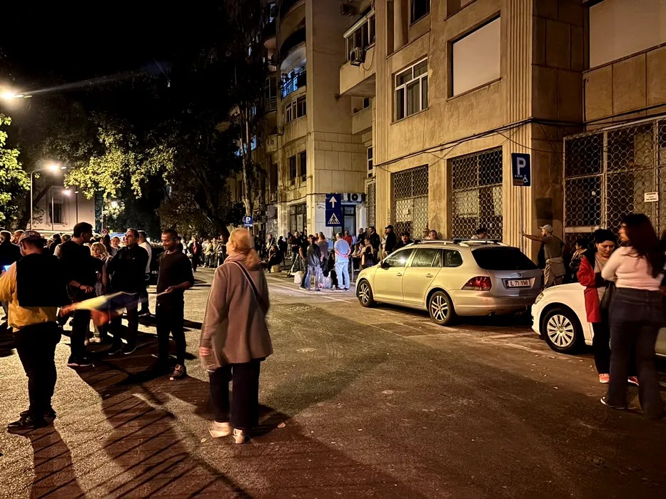 Proteste la Arestul Central pentru Georgescu. Curtea decide eliberarea.